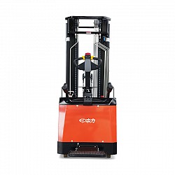 Xe nâng đứng lái Reach truck